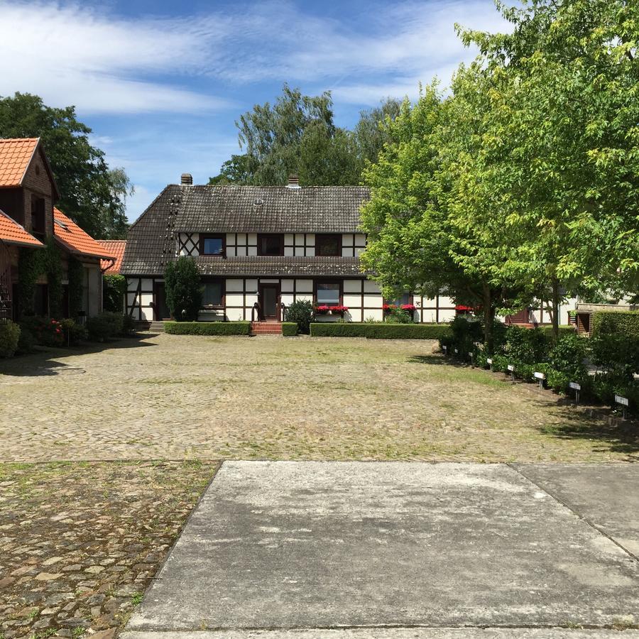 Engels Hof วอล์ฟสบวร์ก ภายนอก รูปภาพ